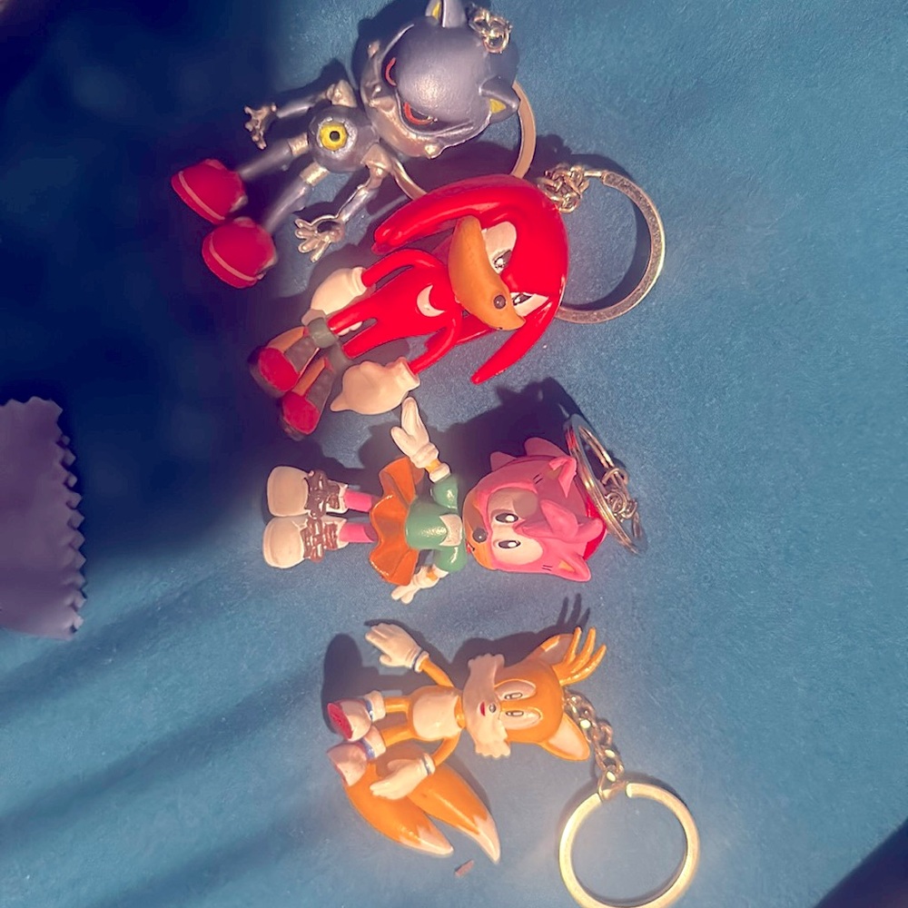 Vintage Sonic action figure key chains